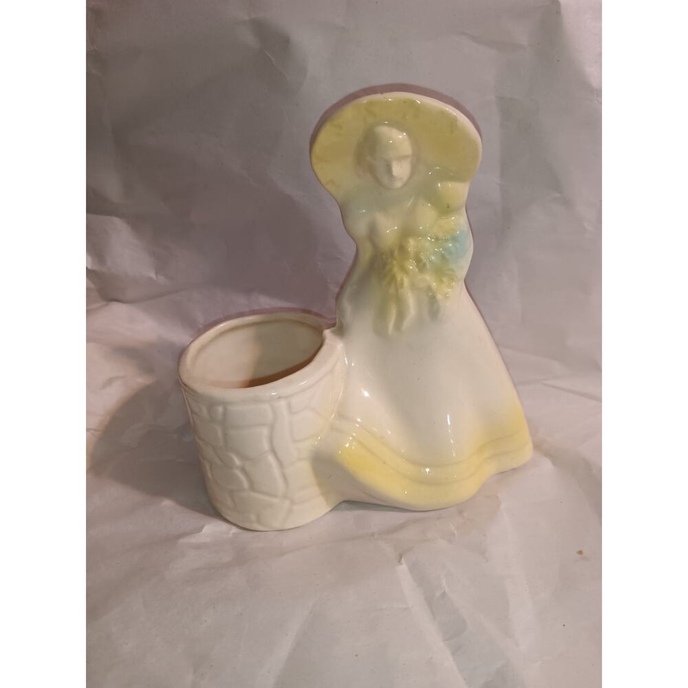 Vtg Shawnee pottery lady at the well planter